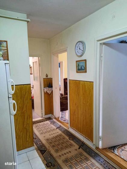 Apartament cu 3 camere decomandat în Astra — fotografia 3