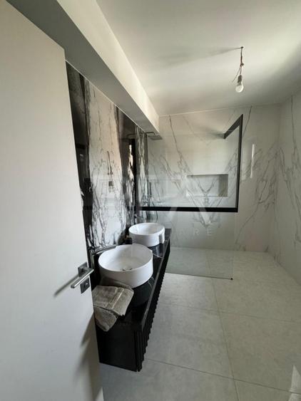Duplex cu 4 camere cu Canalizare în Voluntari
