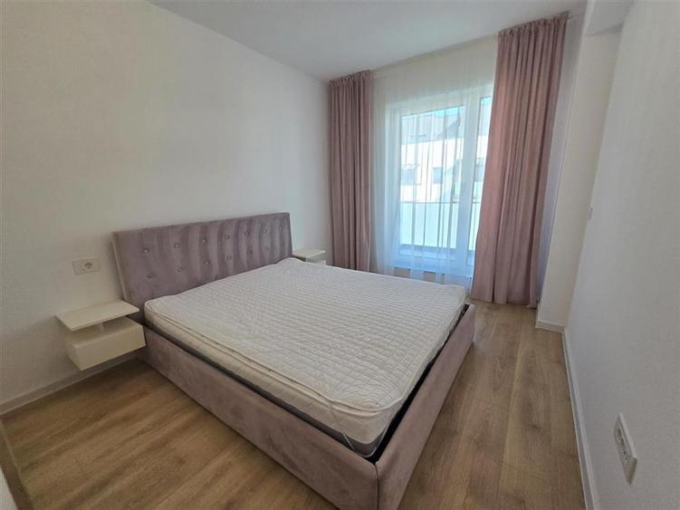 Apartament cu 2 camere decomandat, mobilat în Tractorul
