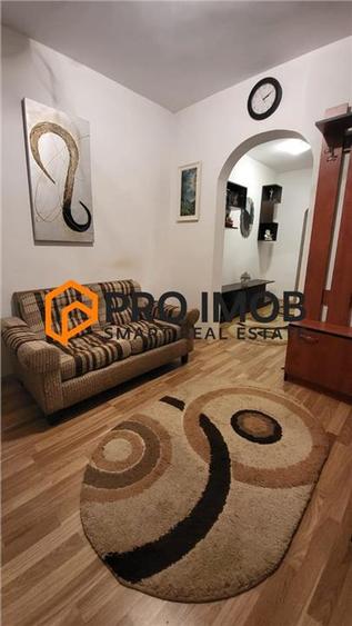 Apartament cu 3 camere decomandat, mobilat în Micro 3