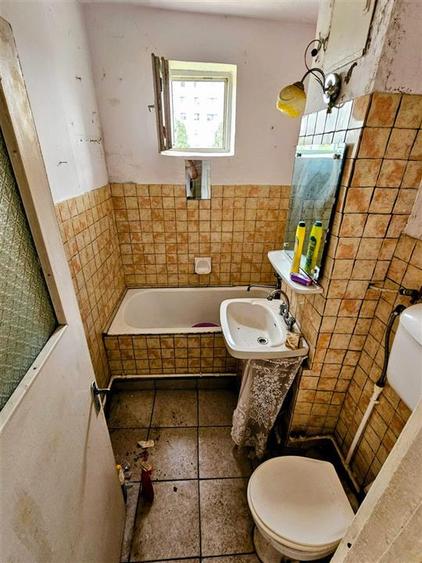 Apartament cu 4 camere decomandat în Viziru 3