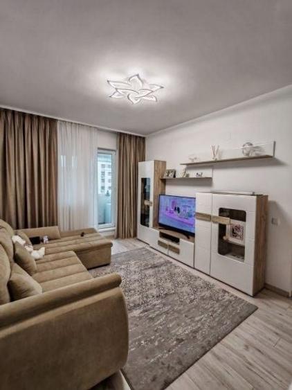 Apartament cu 2 camere decomandat, mobilat în Militari — fotografia 1