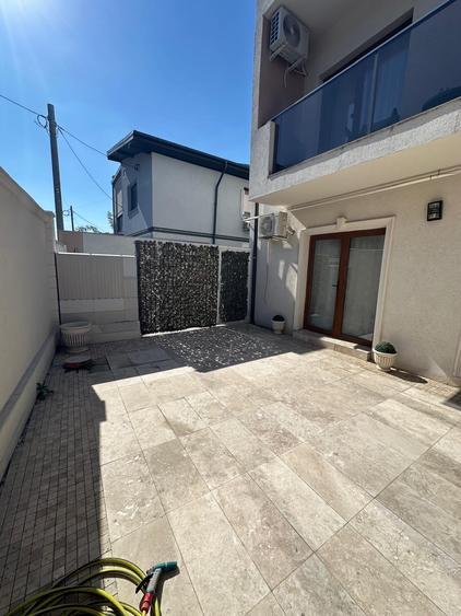 Apartament cu 3 camere semidecomandat în Giulești