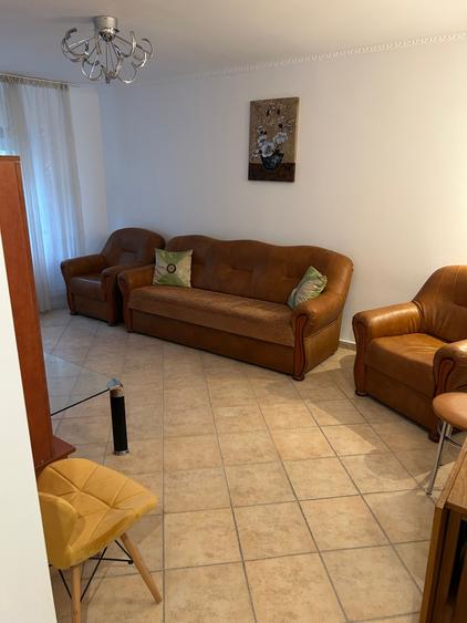 Apartament cu 3 camere decomandat în Beller