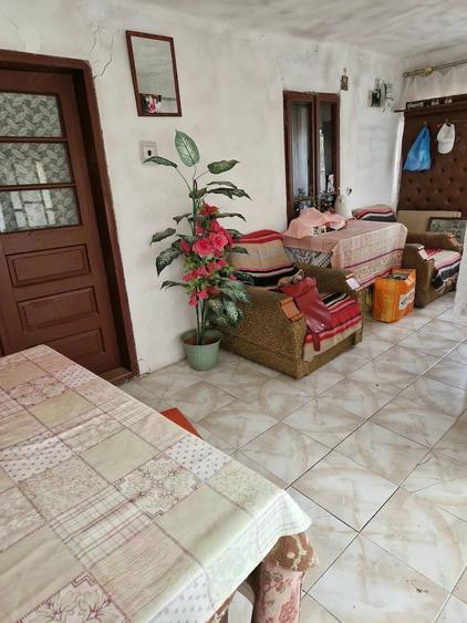Casă cu 3 camere cu Teren 1862 Mp în Adunații Teiului