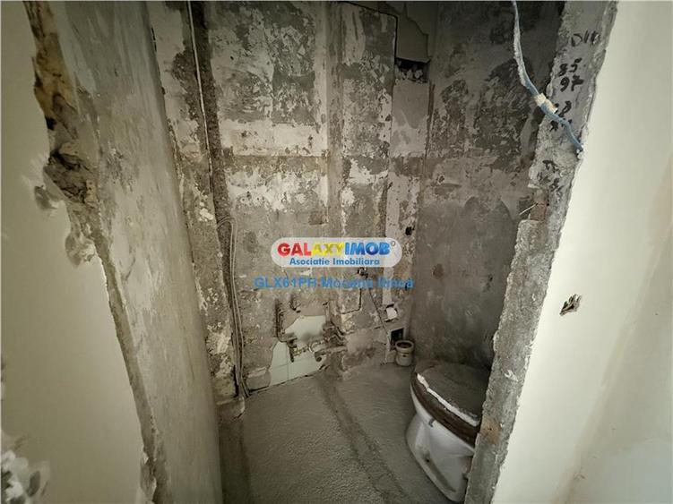 Apartament cu 4 camere decomandat în Vest