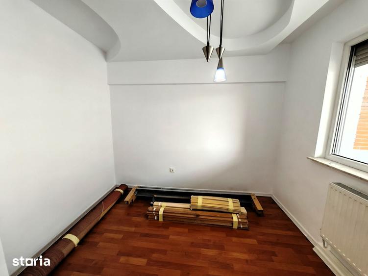 Apartament cu 3 camere decomandat, mobilat în Șerbănești