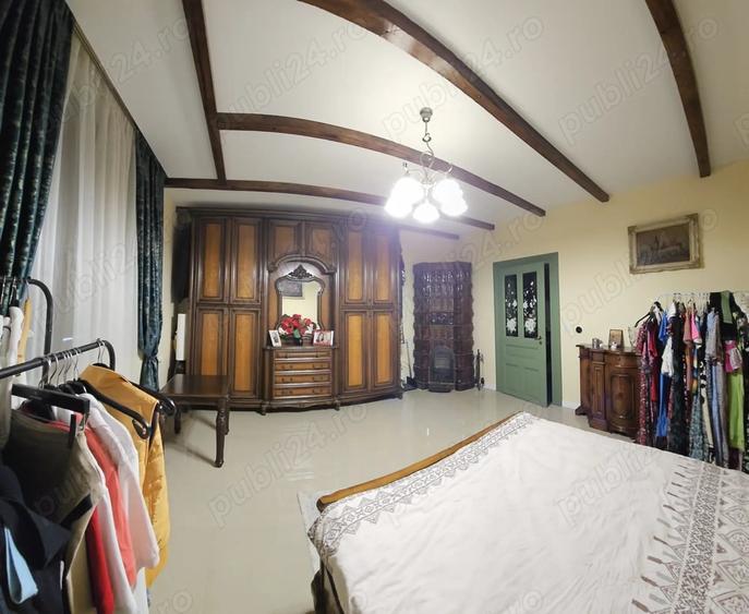 Casă cu 5 camere cu Teren 840 Mp în Lipovei