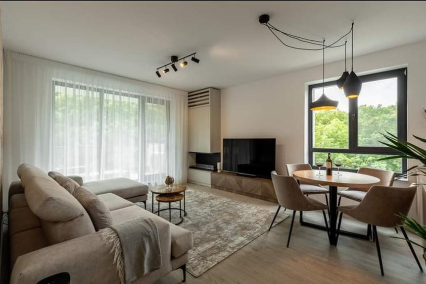 Apartament cu 3 camere decomandat în Nord