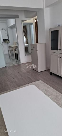 Apartament cu 3 camere decomandat în Petros