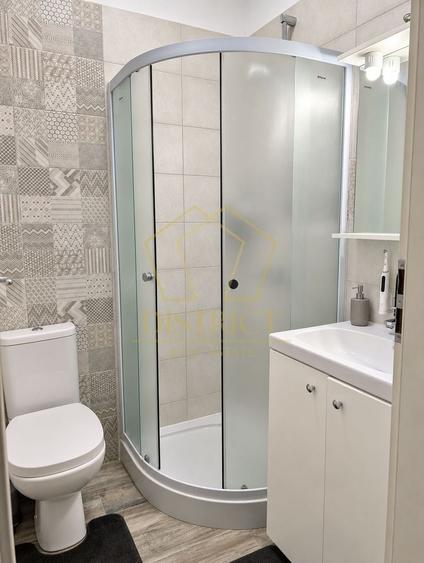 Apartament cu 3 camere semidecomandat, mobilat în Giroc