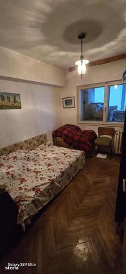 Apartament cu 4 camere în Independenței
