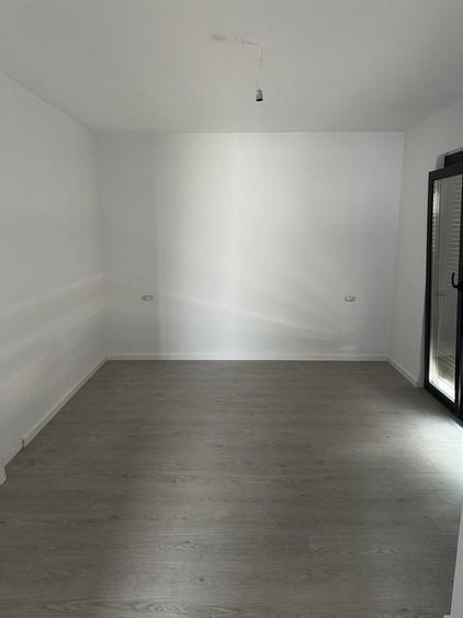 Duplex cu 4 camere cu Canalizare în Dumbrăvița