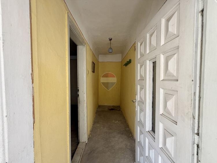 Casă cu 3 camere cu Teren 251 Mp în Andronache