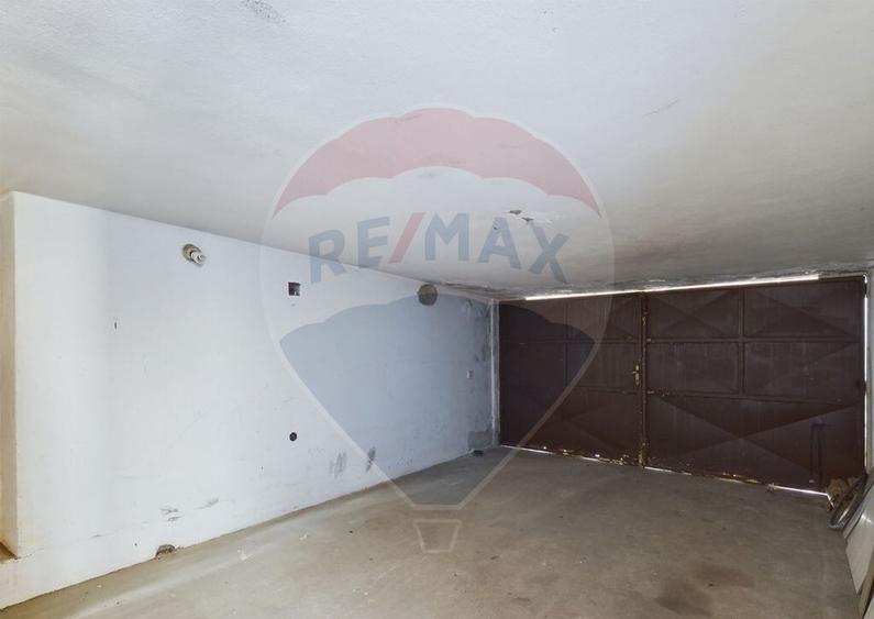 Casă cu 5 camere cu Teren 114 Mp în Eroii Revoluției