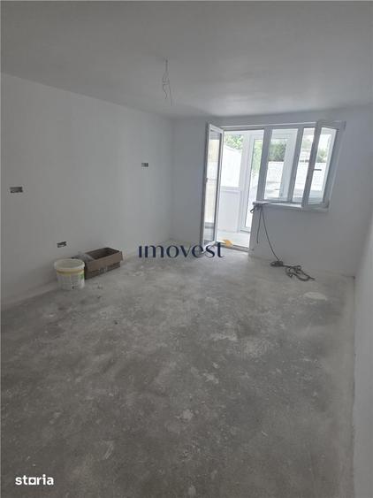 Apartament cu 3 camere decomandat în Titulescu