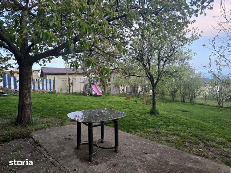 Casă cu 5 camere cu Canalizare în Dâmbul Rotund