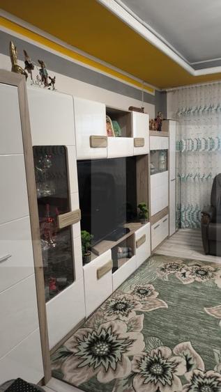 Casă individuală cu 7 camere cu Canalizare în Bălcescu