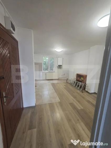 Apartament cu 3 camere decomandat în Craiter