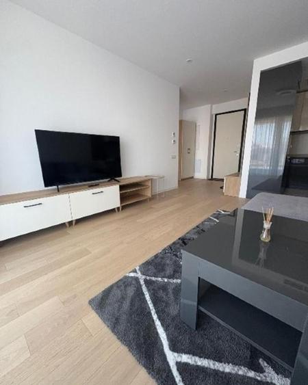 Apartament cu 2 camere semidecomandat, mobilat în Pipera