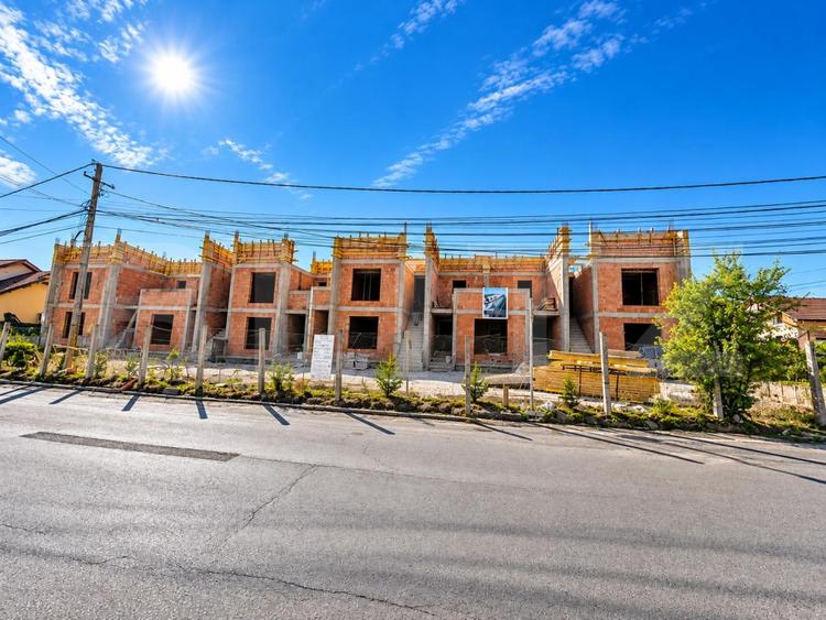 Apartament cu 3 camere decomandat în Cetate