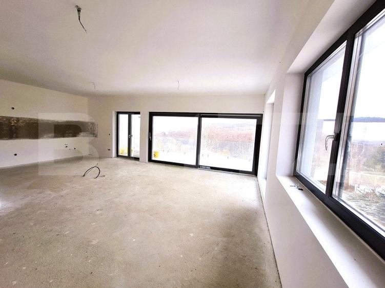 Duplex cu 5 camere cu Teren 400 Mp în Feleacu