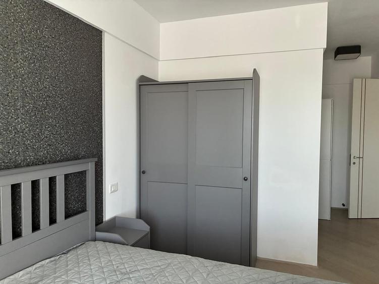 Apartament cu 3 camere decomandat, mobilat în Văcăresti
