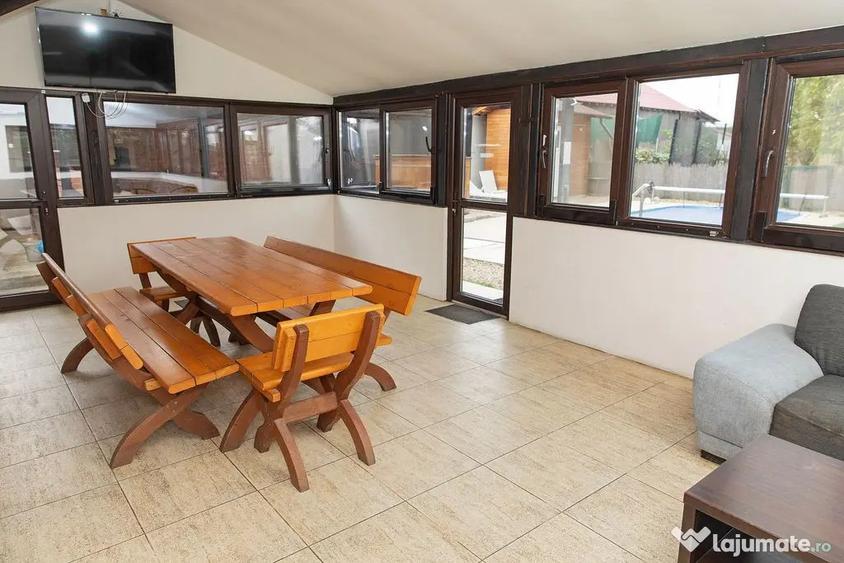 Casă cu 7 camere cu Piscina în Apateu