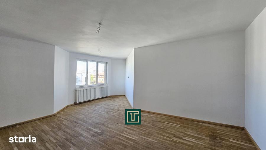 Spațiu comercial, de 2,704 mp, în Central