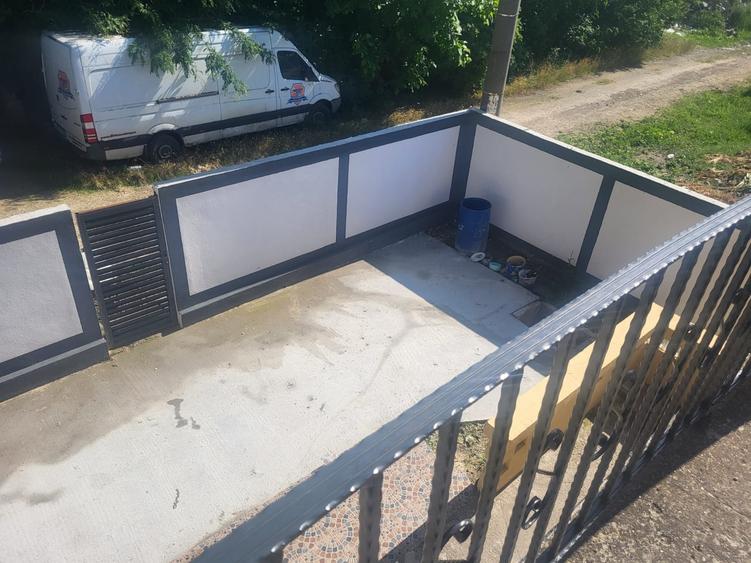 Casă cu 4 camere cu Teren 300 Mp în Năvodari