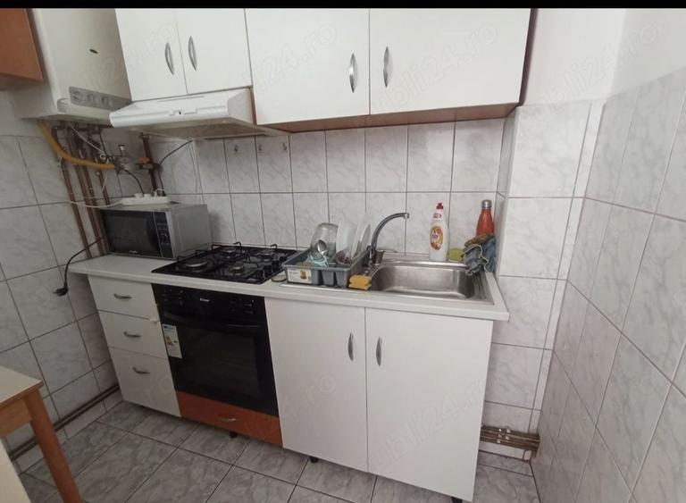 Garsonieră decomandată în Central