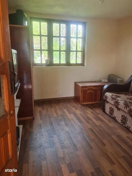 Casă cu 4 camere cu Teren 1276 Mp în Lunca