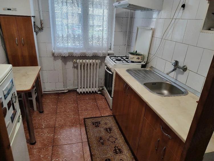 Apartament cu 2 camere decomandat în Precista