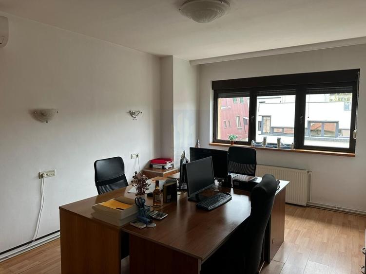 Apartament cu 4 camere decomandat, mobilat în Cotroceni
