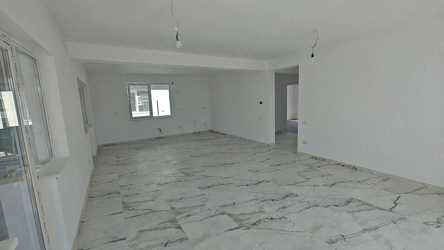 Casă cu 5 camere cu Teren 410 Mp în Pasărea