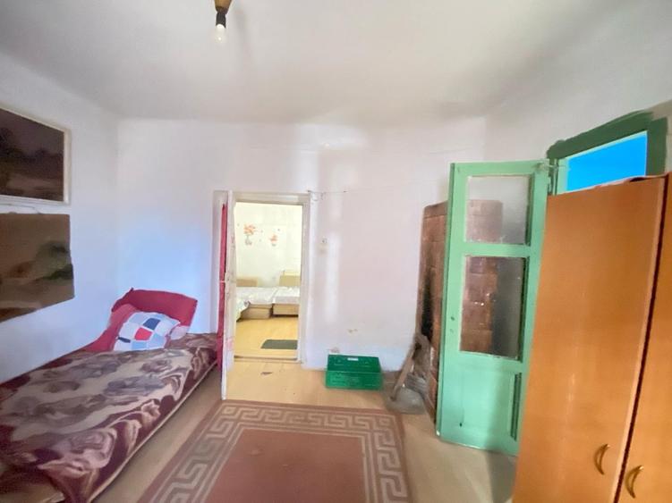 Casă individuală cu 3 camere cu Canalizare în Central