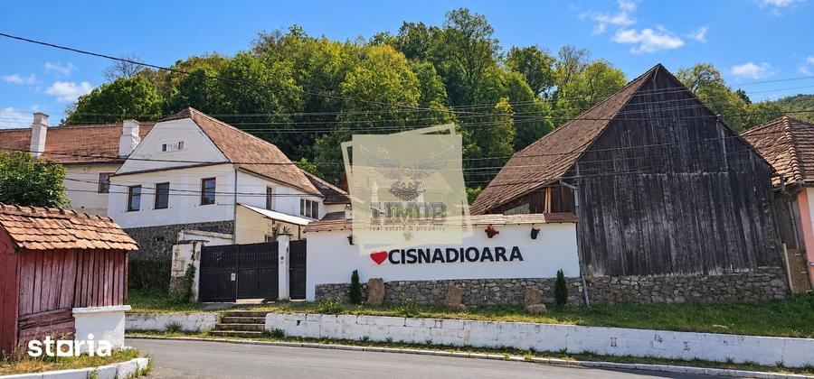 Casă cu 5 camere cu Teren 482 Mp în Central