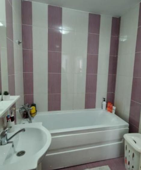 Apartament cu 3 camere semidecomandat în Florești — fotografia 2
