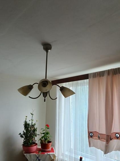 Apartament cu 3 camere decomandat în Humulești
