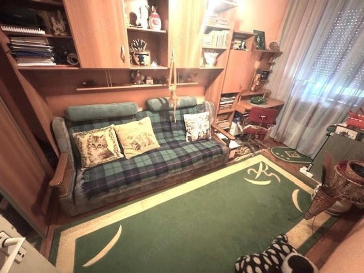 Apartament cu 3 camere semidecomandat în Central