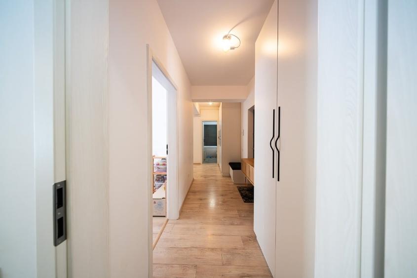 Apartament cu 3 camere decomandat, mobilat în Apărătorii Patriei