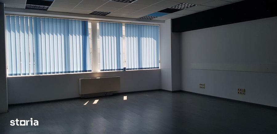 Spațiu comercial, de 700 mp, în Nord