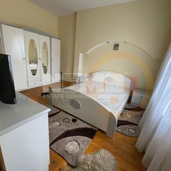 Duplex cu 8 camere cu Canalizare în Central