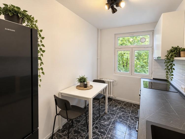 Apartament cu 2 camere semidecomandat, mobilat în Dristor