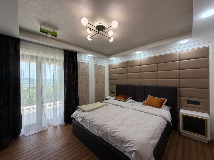 Casă individuală cu 5 camere cu Piscina în Exterior Vest
