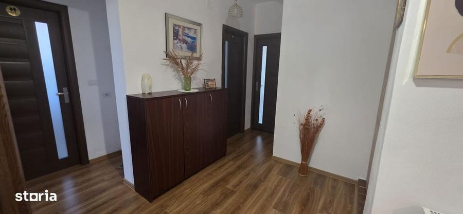 Casă cu 4 camere în Central