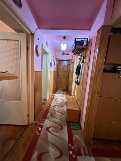 Apartament cu 3 camere decomandat în Decebal