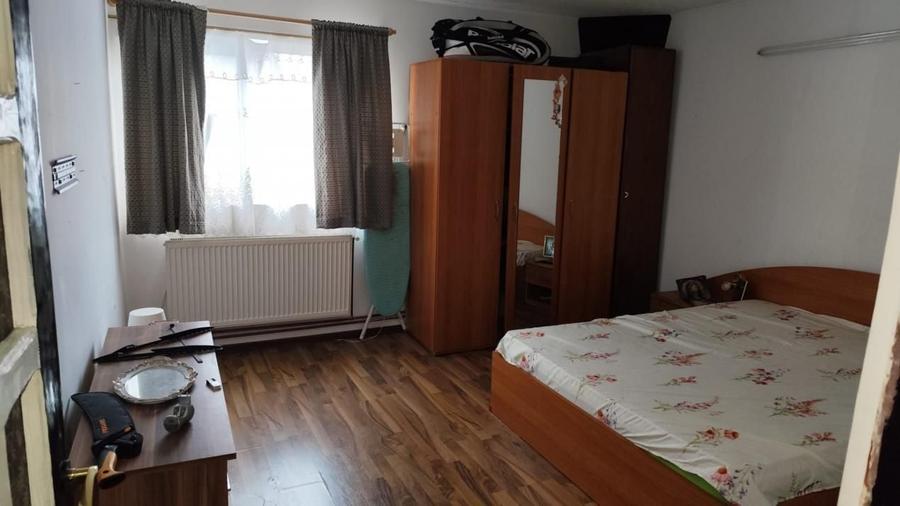 Casă individuală cu 7 camere cu Canalizare în Păulești
