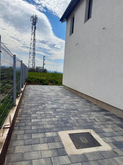 Casă individuală cu 4 camere cu Canalizare în Cetate