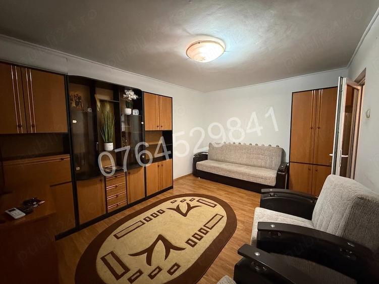Apartament cu 2 camere decomandat în Lacul Tei
